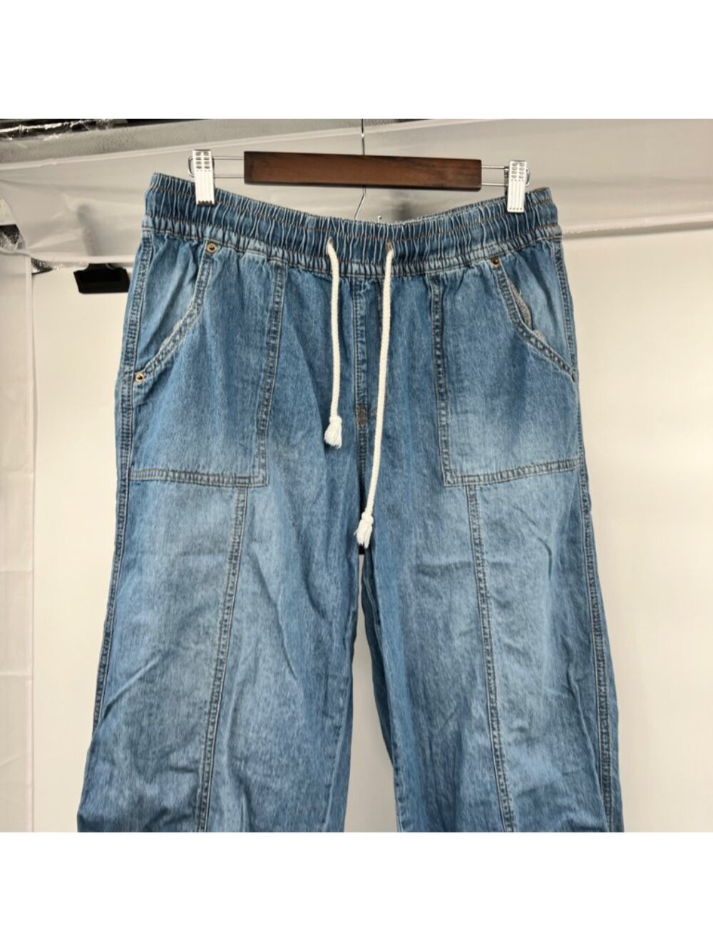 Maurices Womens Cropped Jeans Blue Drawstring Size Medium Pockets - Picture 2 of 8
